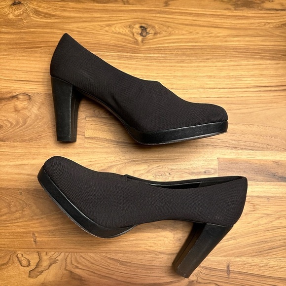 Eileen Fisher Vero Cuoio Slip On Stretchy Heels Pumps Women’s Size 6.5 Black - Picture 4 of 10